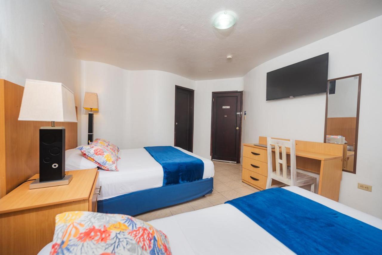 Hostal North Seymour 阿约拉港 外观 照片