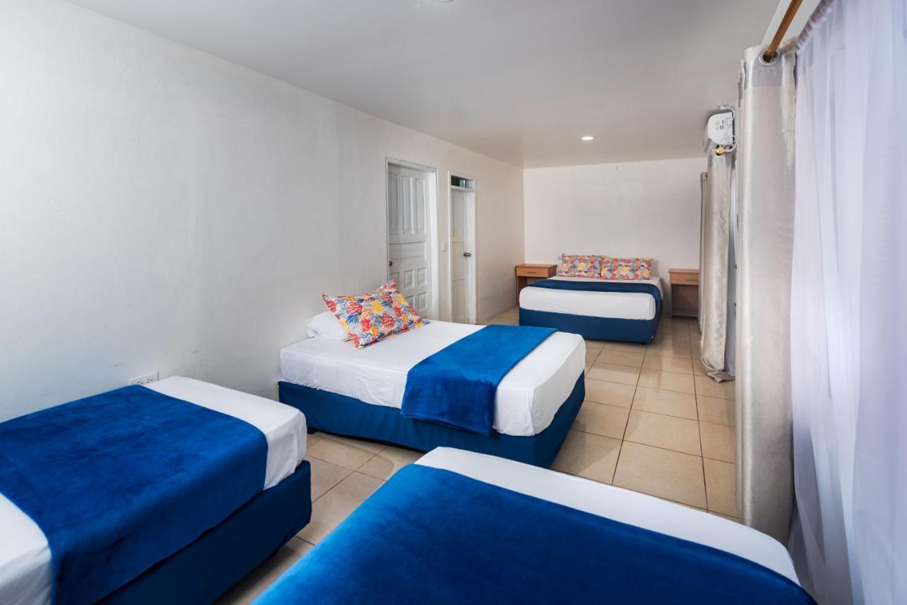 Hostal North Seymour 阿约拉港 外观 照片