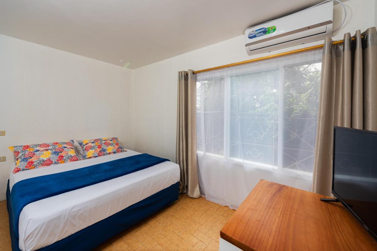 Hostal North Seymour 阿约拉港 外观 照片
