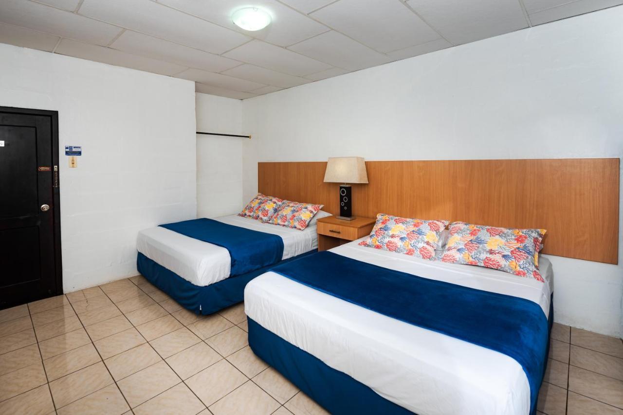 Hostal North Seymour 阿约拉港 外观 照片